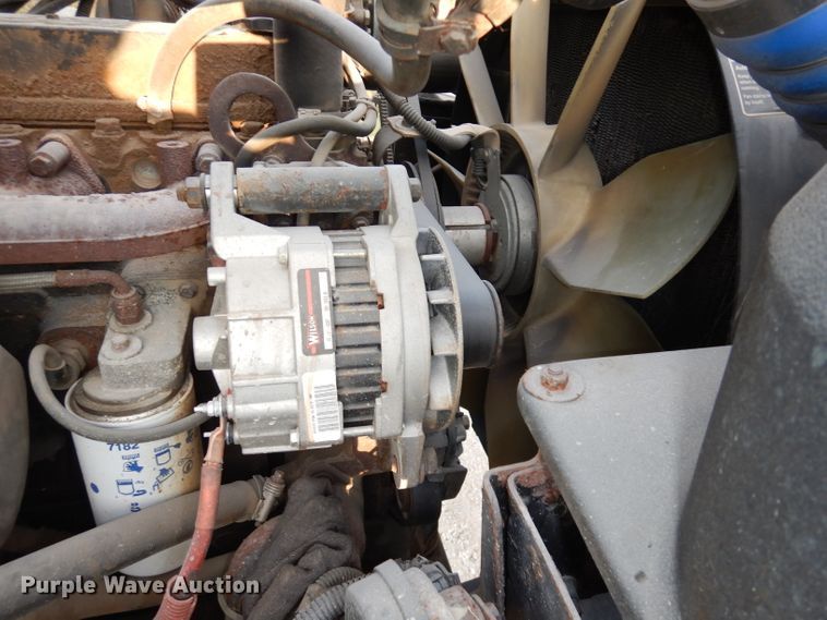 image for item HD9461 2001 Freightliner FL70  water truck