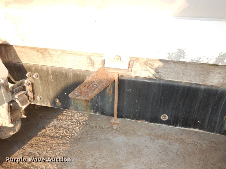 image for item HD9461 2001 Freightliner FL70  water truck