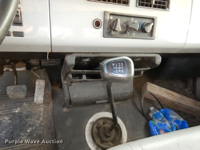 image for item HD9461 2001 Freightliner FL70  water truck