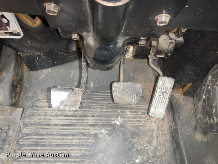 image for item HD9461 2001 Freightliner FL70  water truck