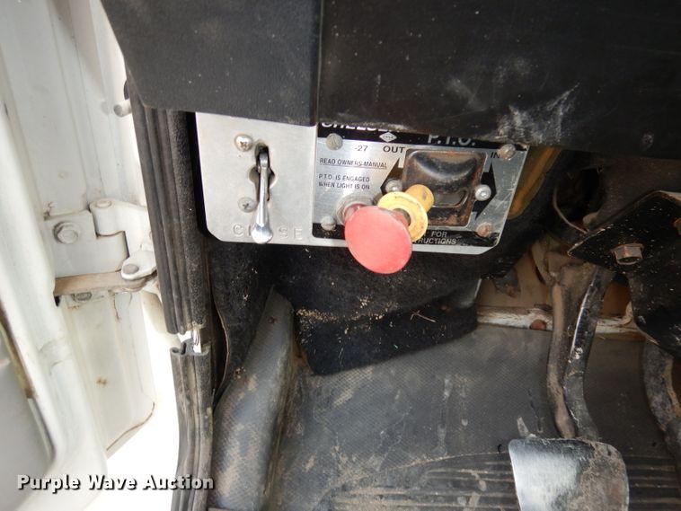 image for item HD9461 2001 Freightliner FL70  water truck