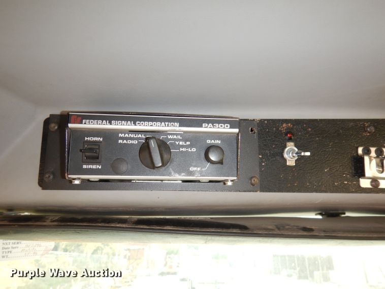 image for item HD9461 2001 Freightliner FL70  water truck