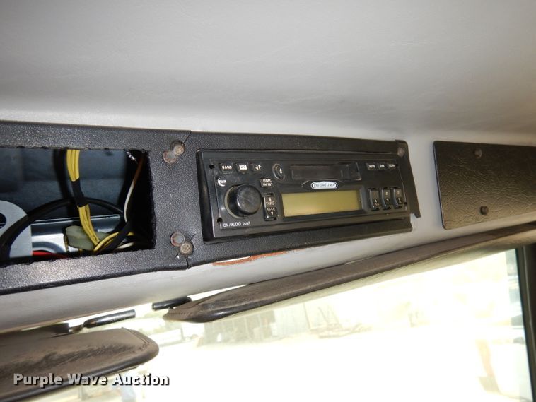 image for item HD9461 2001 Freightliner FL70  water truck