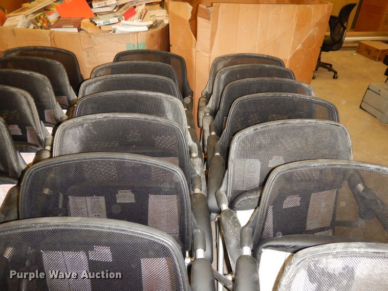 image for item HD9462 (25) Avis folding chairs