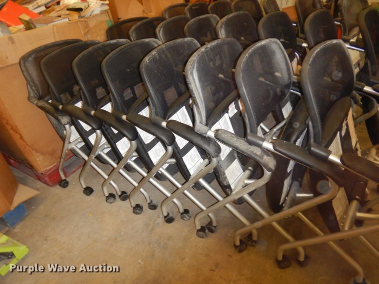image for item HD9462 (25) Avis folding chairs