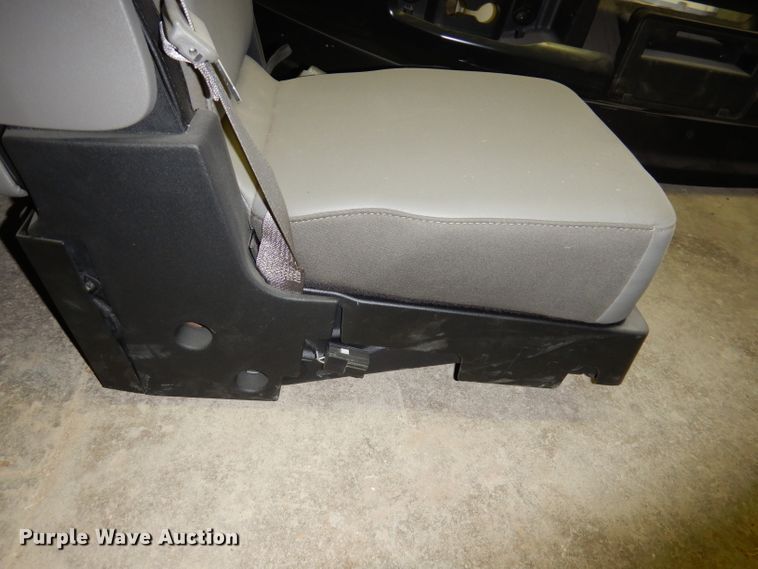 image for item HD9463 2017 Ford F550 truck parts