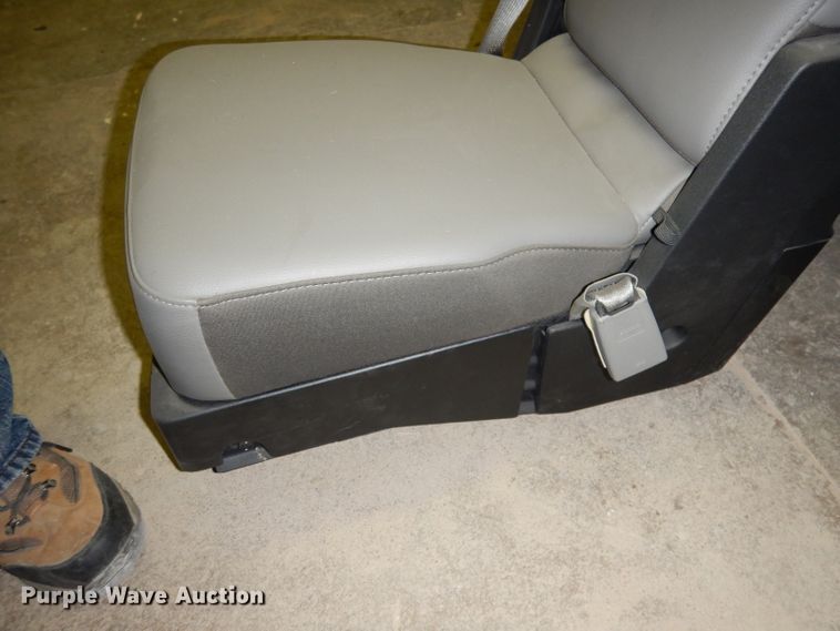 image for item HD9463 2017 Ford F550 truck parts