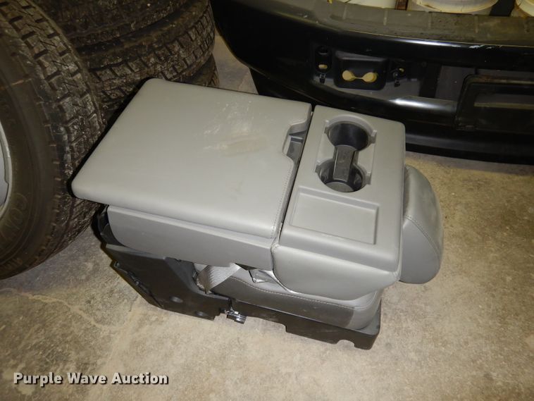 image for item HD9463 2017 Ford F550 truck parts