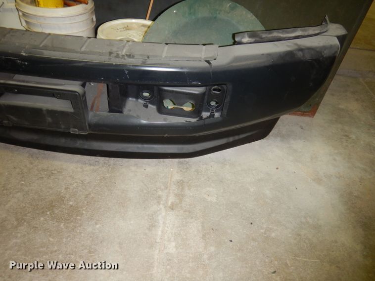 image for item HD9463 2017 Ford F550 truck parts