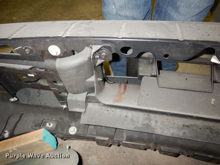 image for item HD9463 2017 Ford F550 truck parts