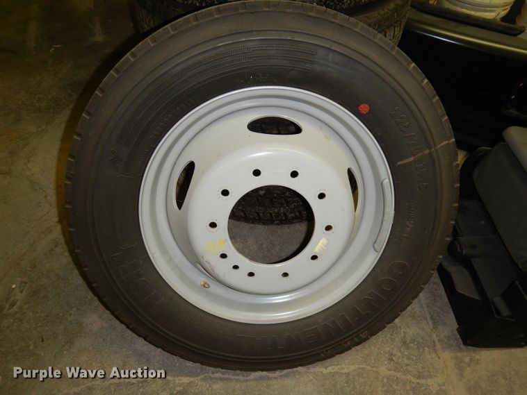 image for item HD9464 (6) Continental 225/70R19.5 tires and wheels