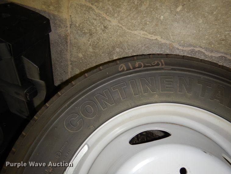 image for item HD9464 (6) Continental 225/70R19.5 tires and wheels