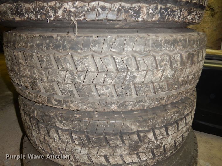 image for item HD9464 (6) Continental 225/70R19.5 tires and wheels