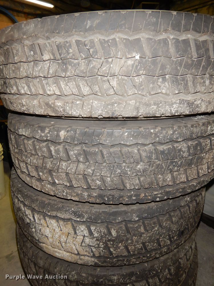 image for item HD9464 (6) Continental 225/70R19.5 tires and wheels