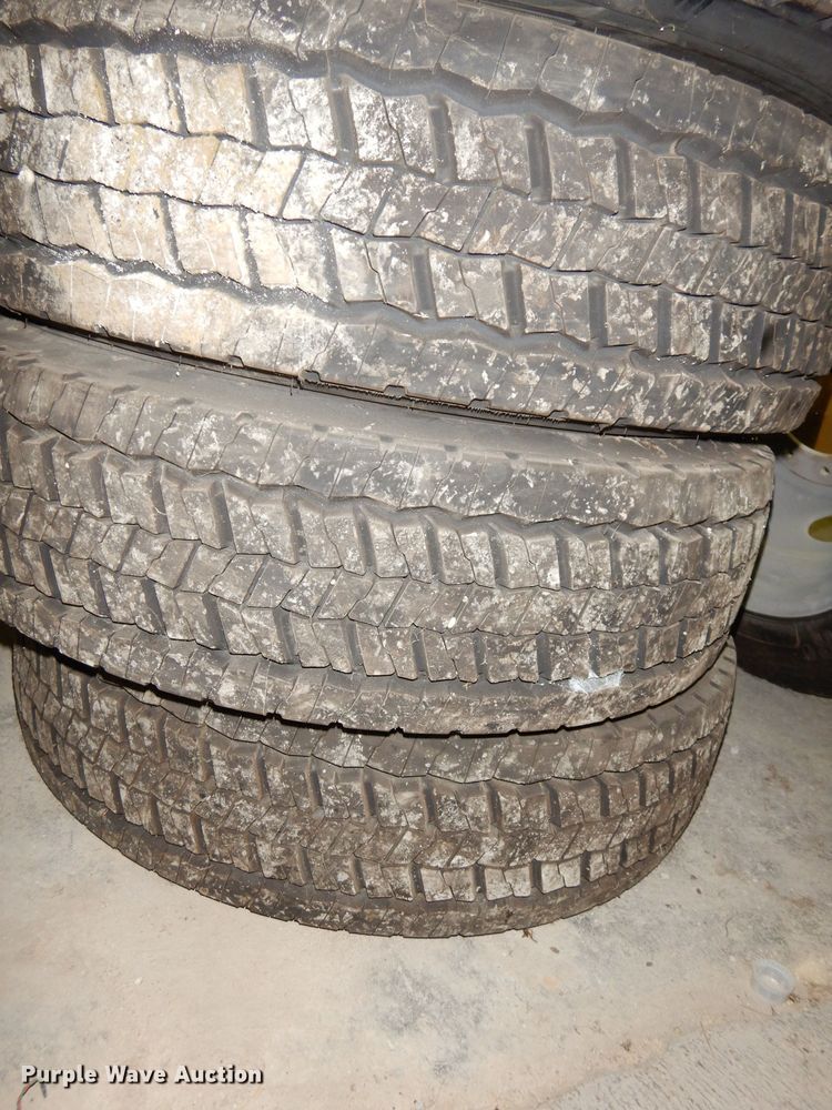 image for item HD9464 (6) Continental 225/70R19.5 tires and wheels