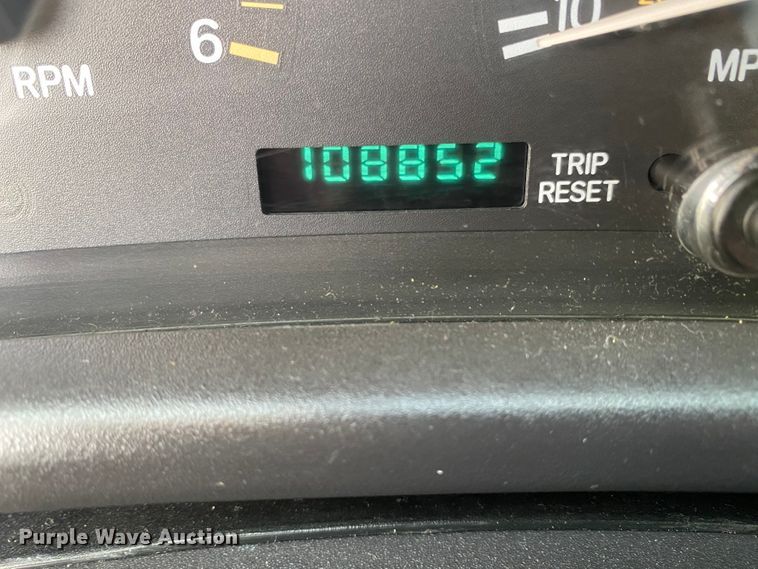 image for item HE9758 1998 Jeep Cherokee  SUV