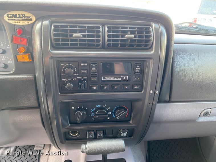 image for item HE9758 1998 Jeep Cherokee  SUV