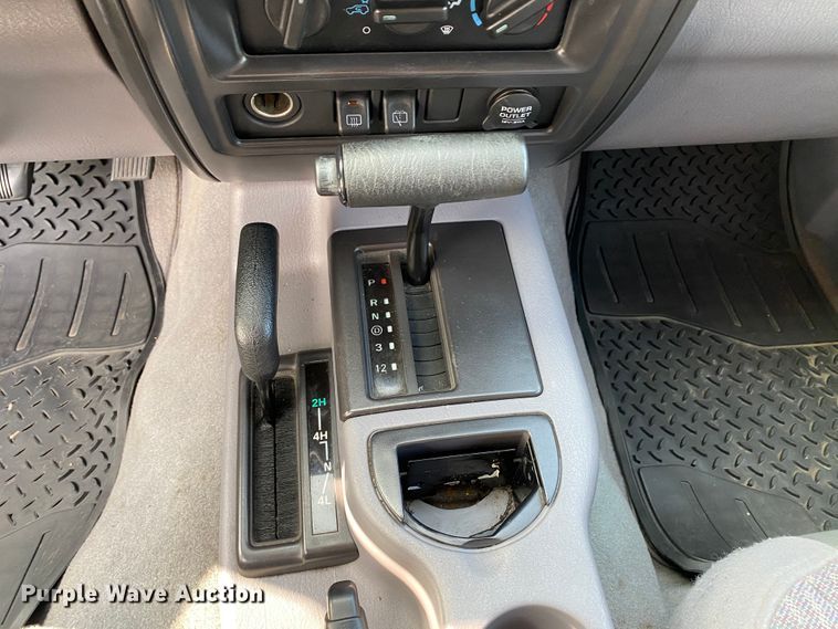 image for item HE9758 1998 Jeep Cherokee  SUV