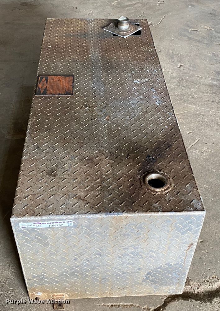 image for item HE9767 Tradesman fuel tank