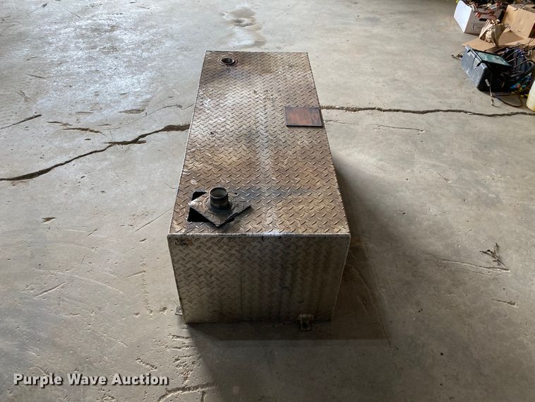 image for item HE9767 Tradesman fuel tank