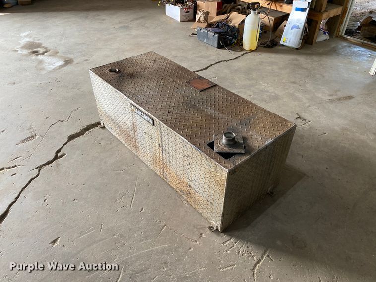 image for item HE9767 Tradesman fuel tank