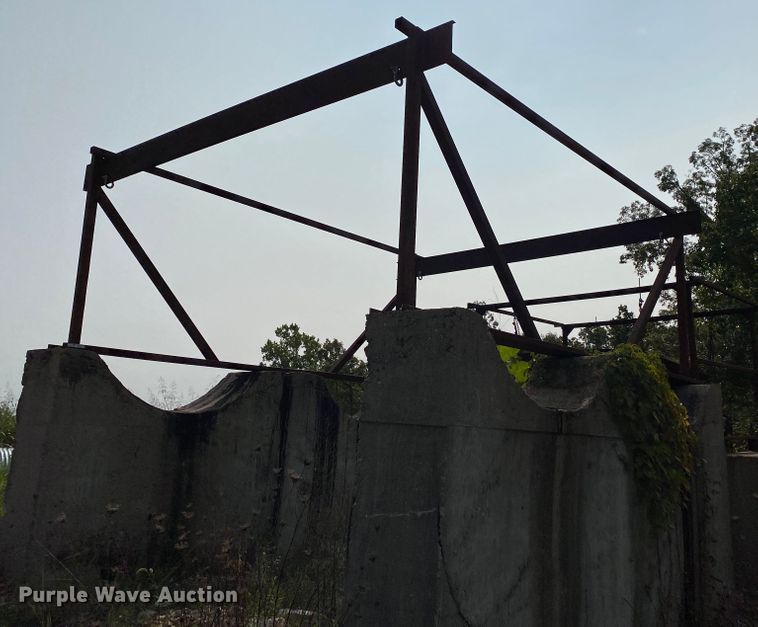 image for item HE9768 (2) steel spreader hanger racks