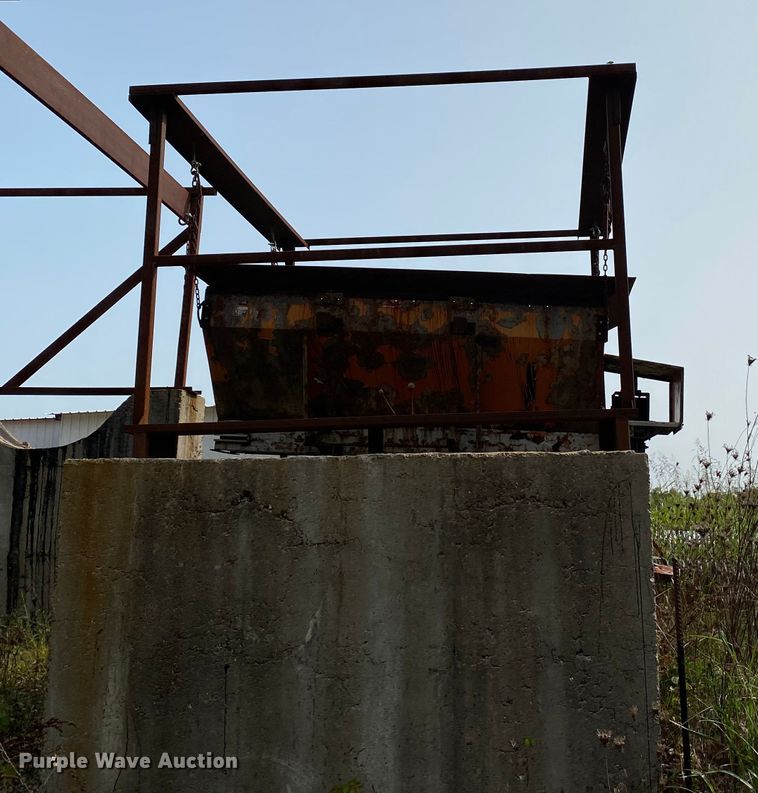 image for item HE9768 (2) steel spreader hanger racks