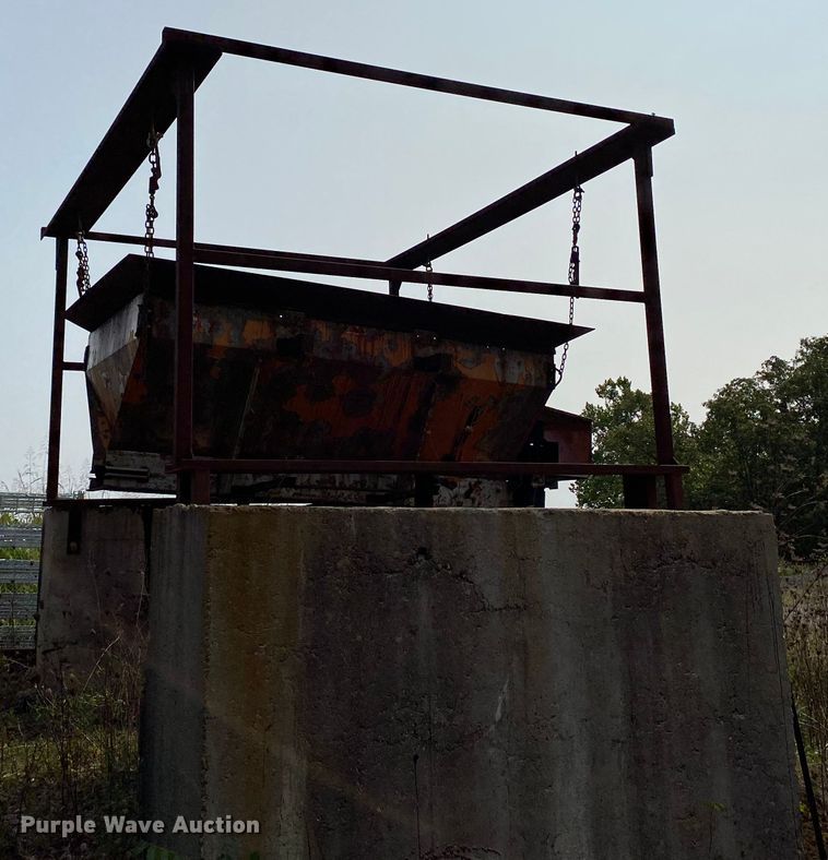 image for item HE9768 (2) steel spreader hanger racks