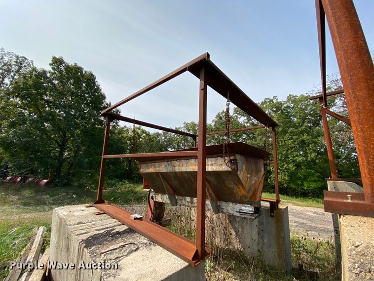 image for item HE9768 (2) steel spreader hanger racks