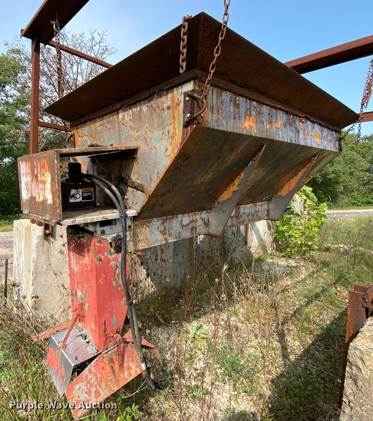 image for item HE9769 Henderson 8X409SS spreader