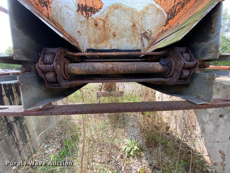 image for item HE9769 Henderson 8X409SS spreader