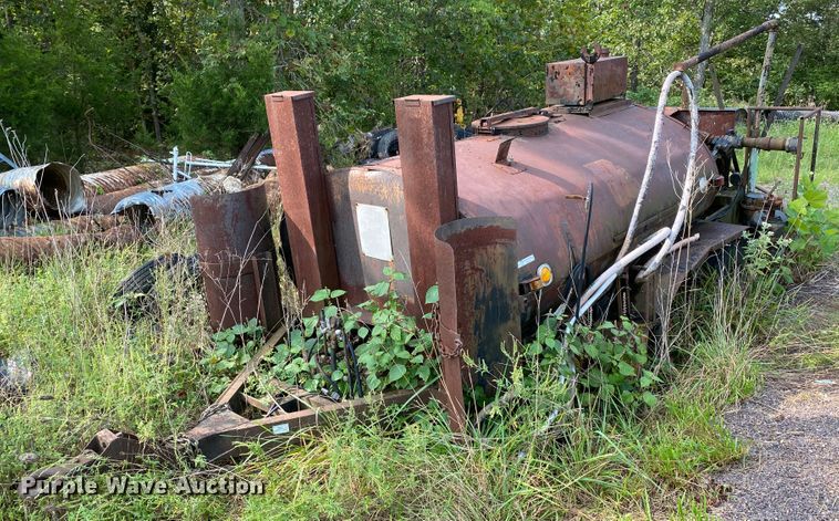 image for item HE9772 Oil distributor trailer