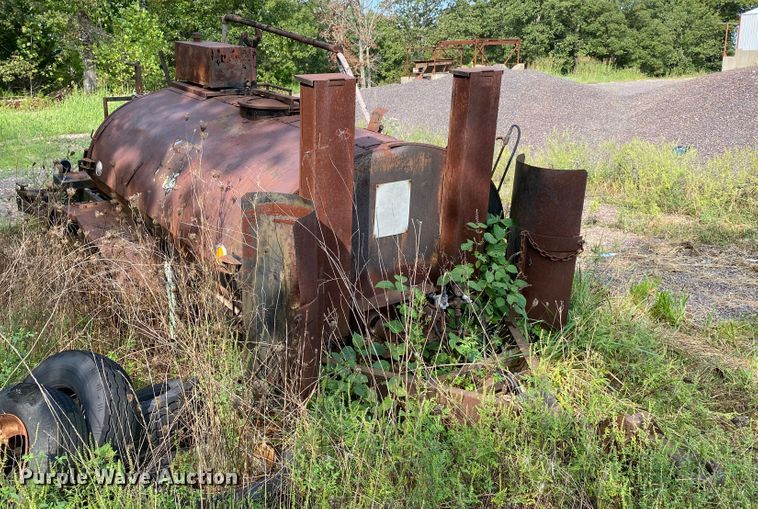 image for item HE9772 Oil distributor trailer