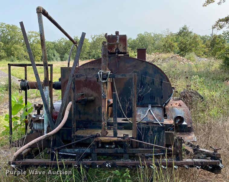 image for item HE9772 Oil distributor trailer