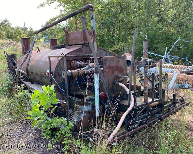 image for item HE9772 Oil distributor trailer