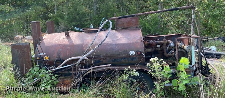 image for item HE9772 Oil distributor trailer