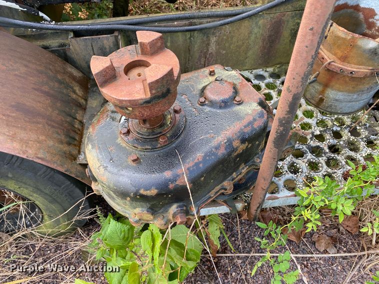 image for item HE9772 Oil distributor trailer