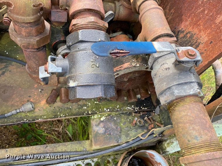 image for item HE9772 Oil distributor trailer