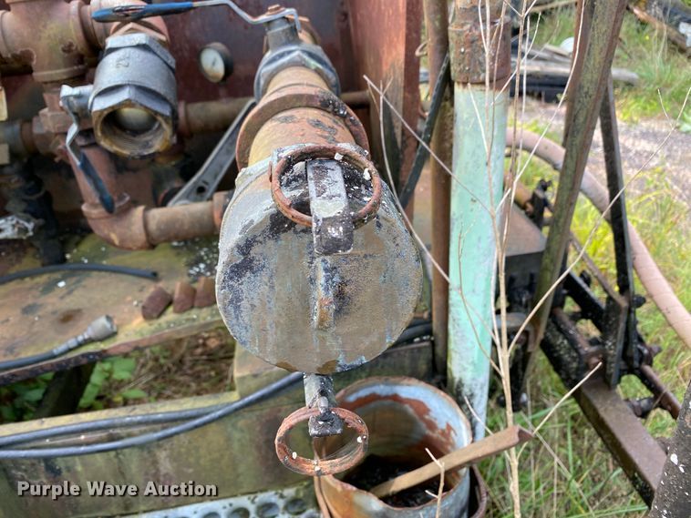 image for item HE9772 Oil distributor trailer