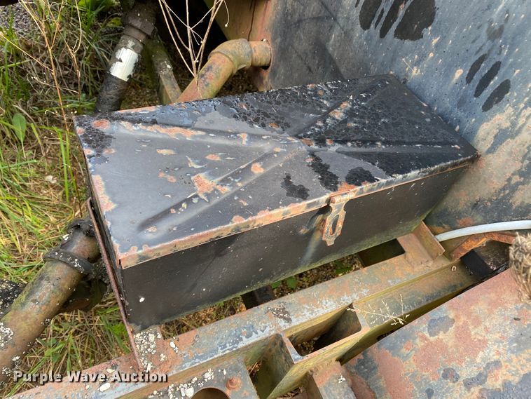 image for item HE9772 Oil distributor trailer