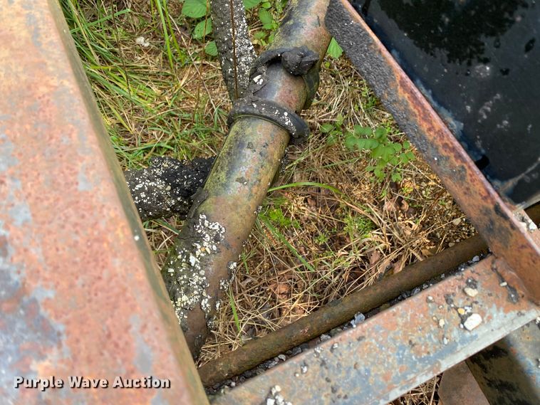 image for item HE9772 Oil distributor trailer