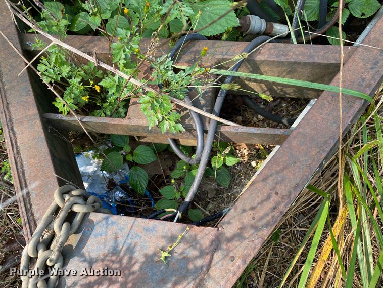 image for item HE9772 Oil distributor trailer