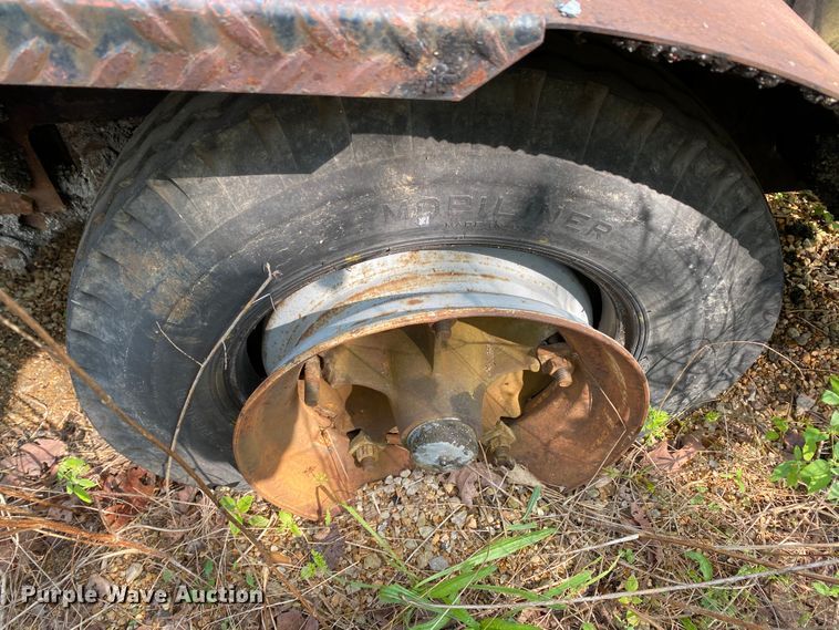 image for item HE9772 Oil distributor trailer