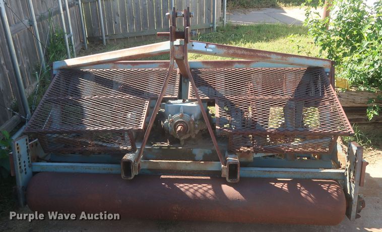 image for item HJ9456 Southern Green 80 deep tine aerifier