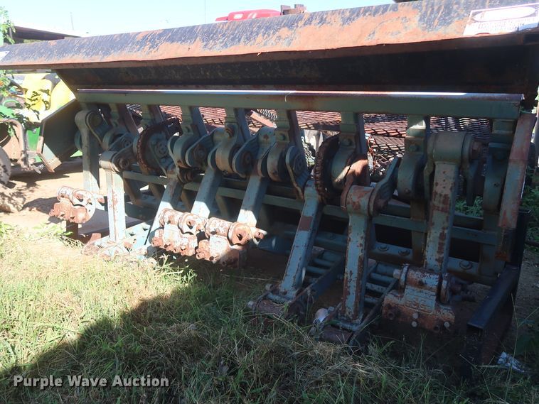 image for item HJ9456 Southern Green 80 deep tine aerifier