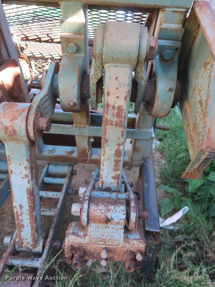 image for item HJ9456 Southern Green 80 deep tine aerifier