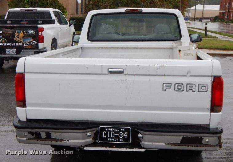 image for item HJ9641 1995 Ford F150 XL  pickup truck