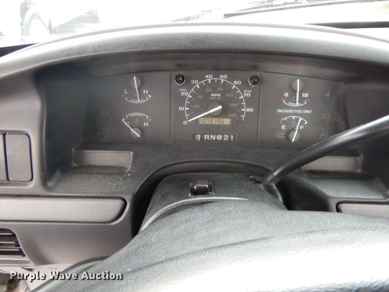 image for item HJ9641 1995 Ford F150 XL  pickup truck