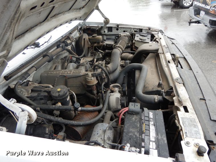 image for item HJ9641 1995 Ford F150 XL  pickup truck