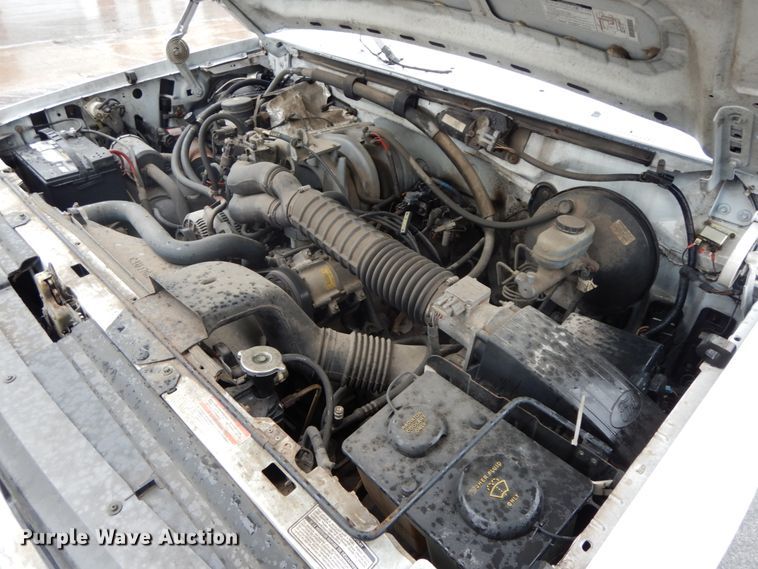 image for item HJ9641 1995 Ford F150 XL  pickup truck